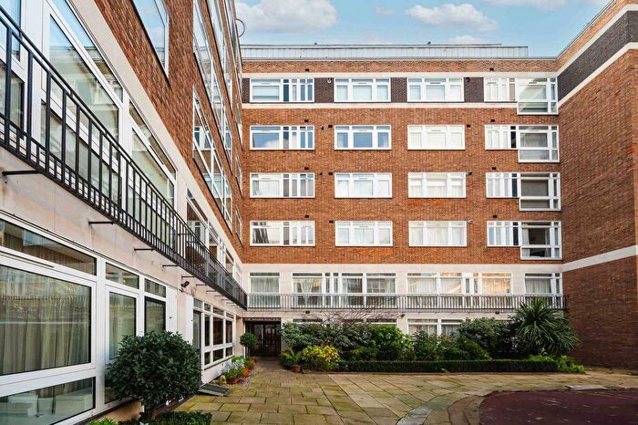 2 Bedroom Property To Rent In Nottingham Terrace, Regent's Park, London, NW1
