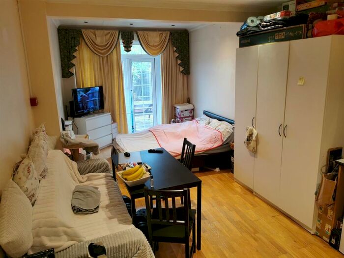 Studio To Rent In Clarendon Gardens, Wembley, HA9