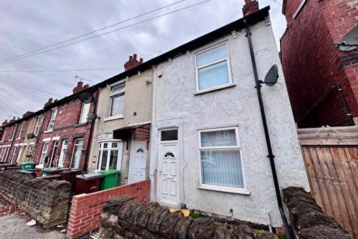 2 Bedroom End Of Terrace House To Rent In Vernon Road, Nottingham, NG6