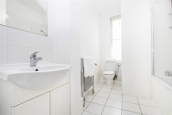 1 Bedroom Flat To Rent In Hill Street, London, W1J
