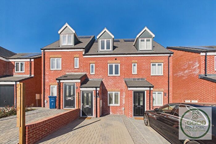 3 Bedroom Terraced House For Sale In Rochester Way, Sunderland, SR2