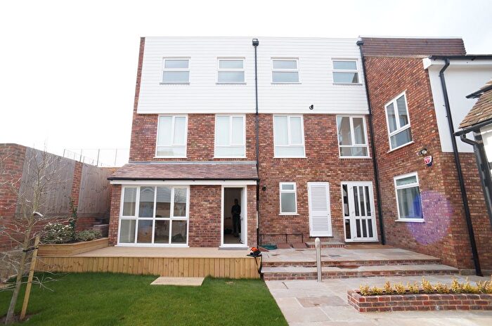 1 Bedroom Studio To Rent In Prospect Court, Foots Cray High Street, Sidcup, DA14