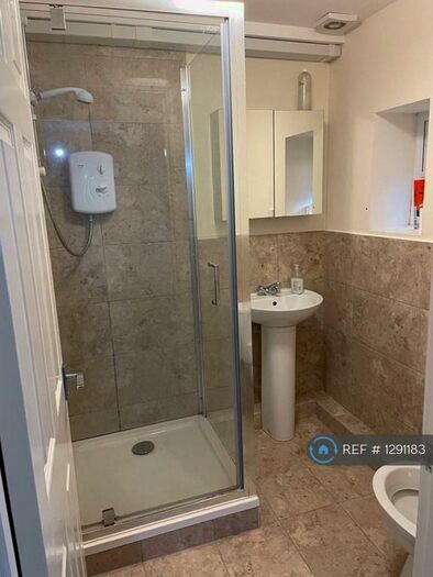 1 Bedroom Flat To Rent In Churchfield Road, Chalfont St. Peter, Gerrards Cross, SL9