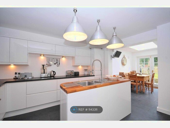 5 Bedroom Terraced House To Rent In Whitstable Road, Canterbury, CT2