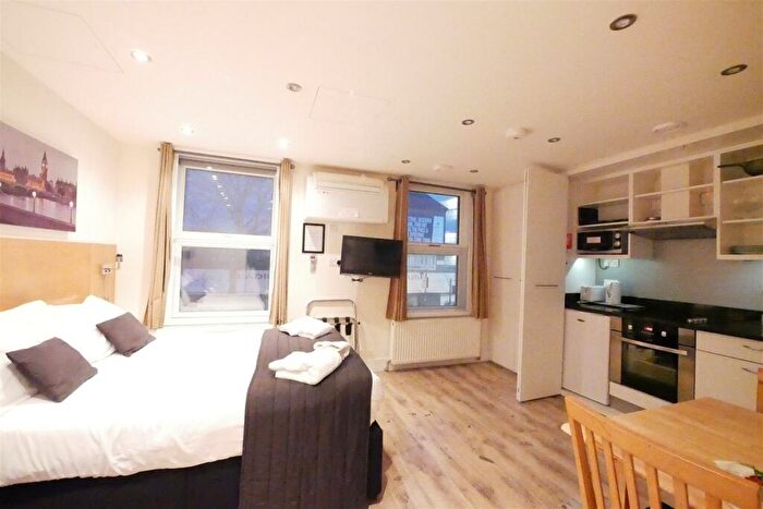 Studio To Rent In Fonthill Rd, Finsbury Park, N4