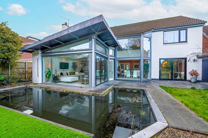 4 Bedroom Detached House For Sale In The Paddocks, Edwalton, Nottingham, Nottinghamshire, NG12