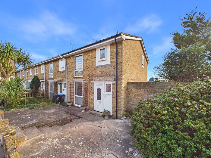 3 Bedroom Terraced House For Sale In Stone Gardens, Broadstairs, CT10