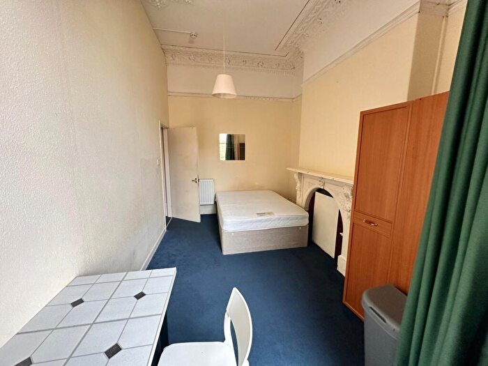 4 Bedroom Flat To Rent In Warwick Road, Bristol, BS6