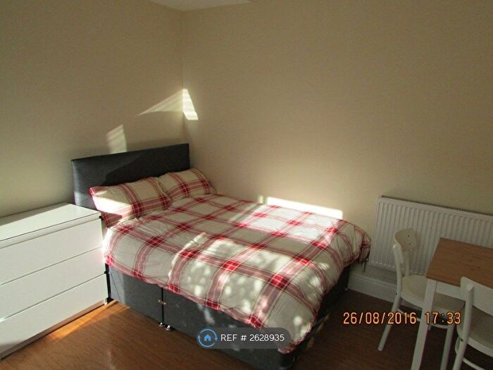 Studio To Rent In With Own Entrance, Coventry, CV2