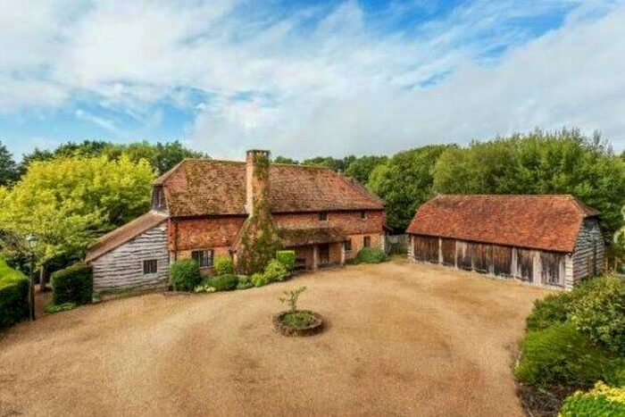 5 Bedroom Barn Conversion To Rent In Carthouse Lane, Woking, GU21