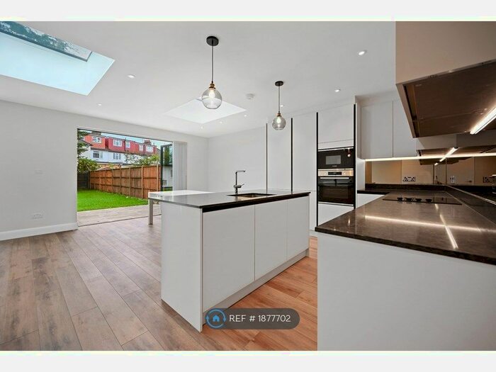 3 Bedroom Semi-Detached House To Rent In Spencer Close, London, NW10