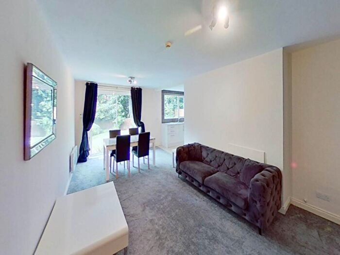 1 Bedroom Flat To Rent In Farm Drive, Cyncoed, Cardiff, CF23