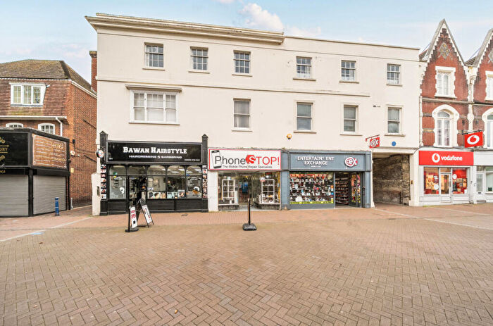 2 Bedroom Flat For Sale In High Street, Gosport, Hampshire, PO12