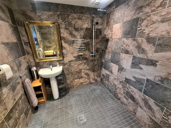 2 Bedroom Bungalow To Rent In The Butts, Cowbridge CF71