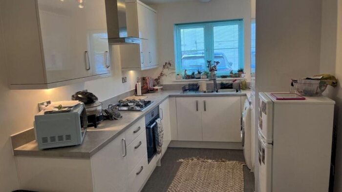 3 Bedroom Terraced House For Sale In Foxlands Close, Street, BA16