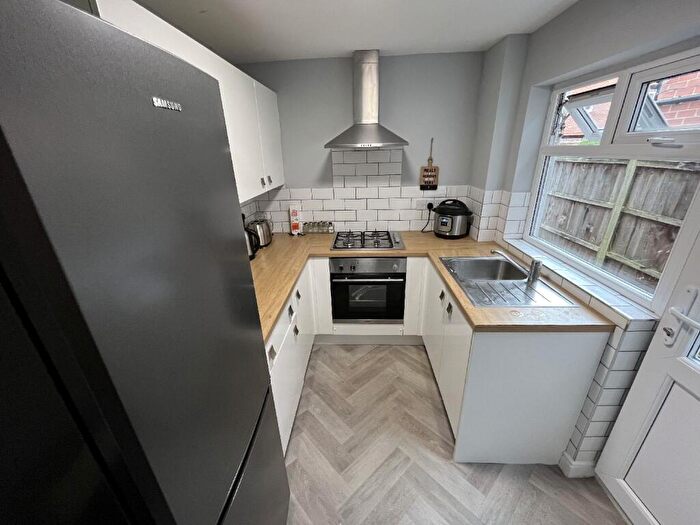 4 Bedroom House To Rent In City Road, Beeston, Nottingham, Nottinghamshire, NG9