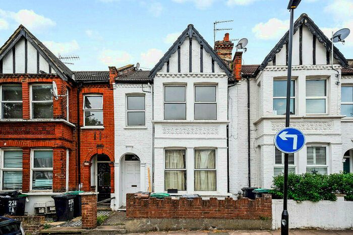 2 Bedroom Flat To Rent In Mount Pleasant Road, London, N17