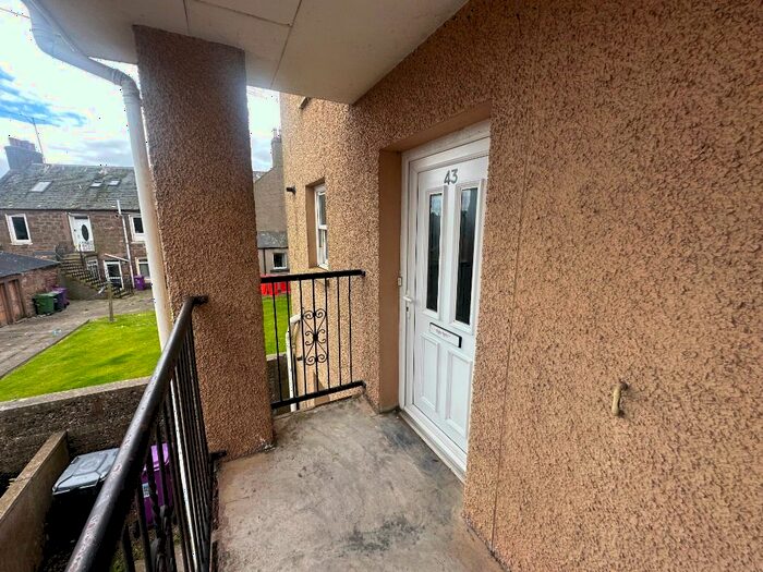 2 Bedroom Flat To Rent In Hill Street, Montrose, DD10