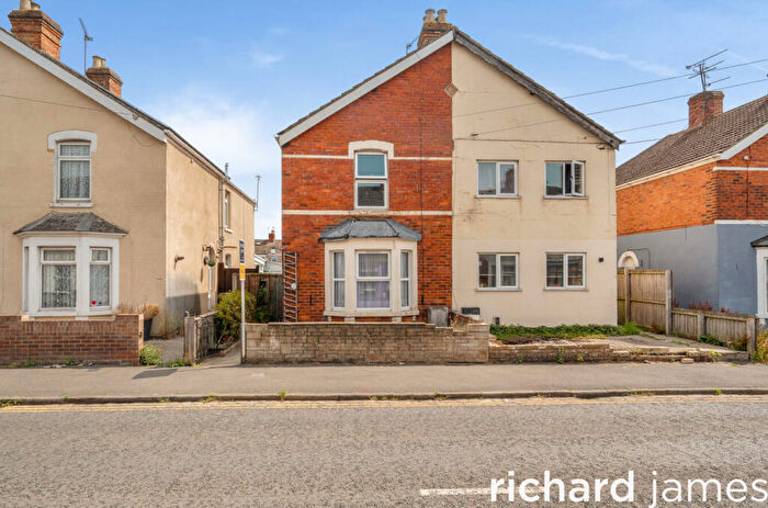 3 Bedroom Semi-Detached House For Sale In St Marys Grove, Gorse Hill, Swindon, SN2