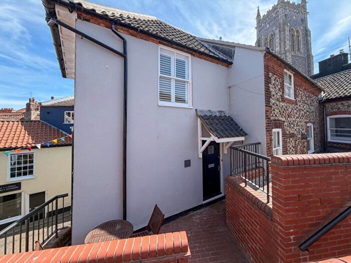 3 Bedroom Maisonette For Sale In Warwick House, High Street, Cromer, NR27