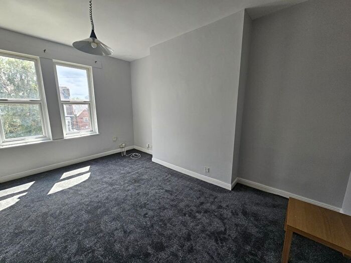1 Bedroom Flat To Rent In Victoria Terrace, Leeds, LS3