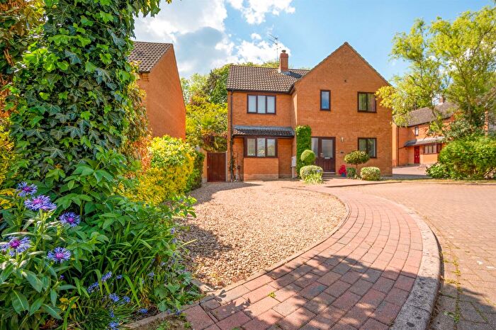 4 Bedroom Detached House For Sale In Watermill Close, Desborough, Kettering, NN14