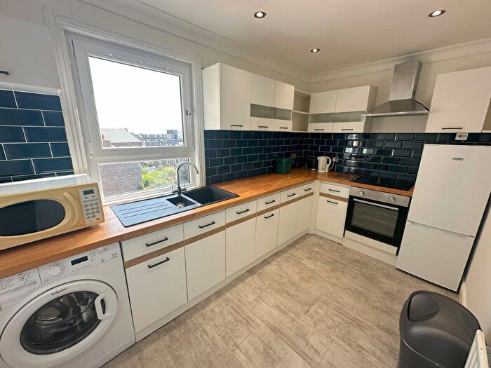 2 Bedroom Flat To Rent In Seafield Road, Dundee, DD1