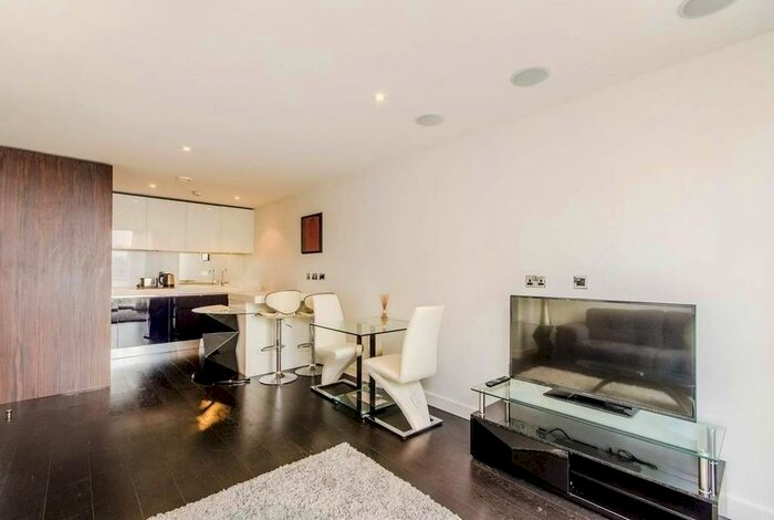 1 Bedroom Flat To Rent In Caro Point, Grosvenor Waterside, Gatliff Road, SW1W