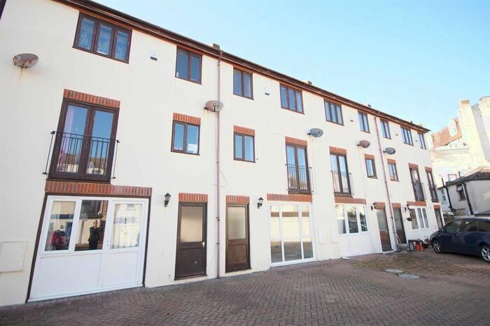 4 Bedroom Terraced House To Rent In Mann Street, Hastings, East Sussex, TN34