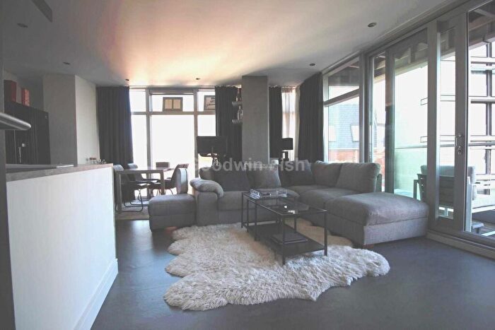 2 Bedroom Apartment To Rent In Watson Street, Manchester, M3
