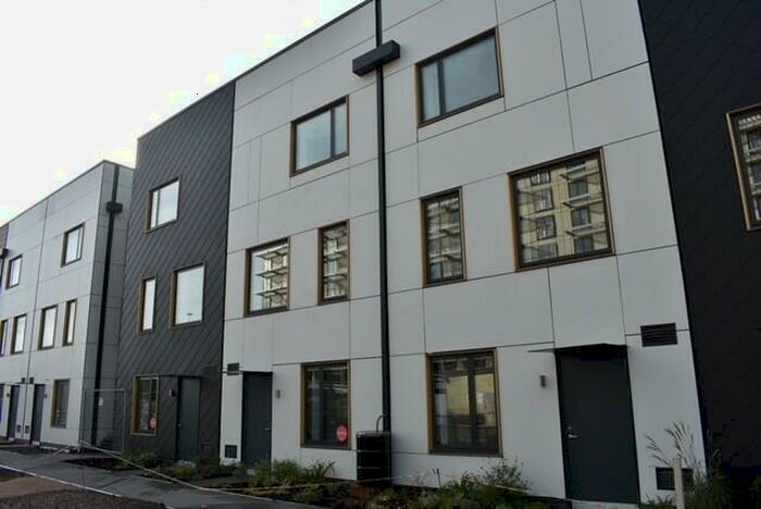 4 Bedroom Town House To Rent In Solar Avenue Leeds, LS9