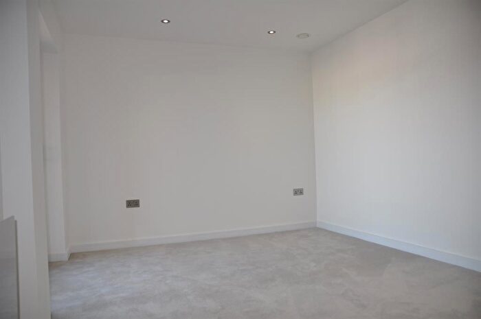 1 Bedroom Flat To Rent In Olivia House, Luton, LU1