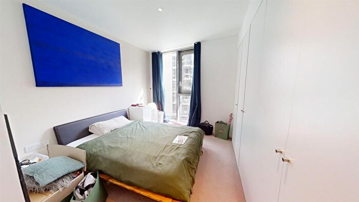 2 Bedroom Flat For Sale In Eastfields Avenue, Putney, London, SW18