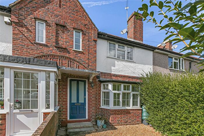 2 Bedroom Flat For Sale In Hospital Bridge Road, Twickenham, TW2