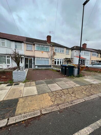 3 Bedroom End Of Terrace House To Rent In Charlton Road, London, N9