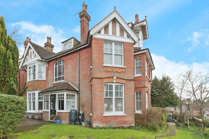 1 Bedroom Flat For Sale In Boyne Park, Tunbridge Wells, Kent, TN4