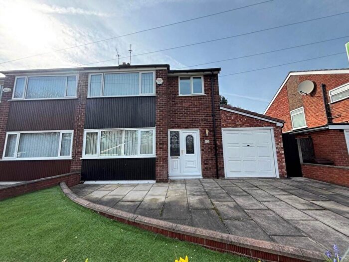 3 Bedroom Semi Detached House For Sale In Melling Drive, Old Hall Estate, L32