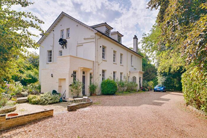 2 Bedroom Apartment For Sale In Holywell, St. Ives, Cambridgeshire, PE27