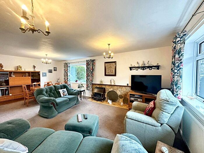 3 Bedroom Detached Bungalow For Sale In Kingston Close Long Buckby, NN6
