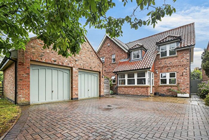 4 Bedroom Detached House For Sale In Moorlands Lane, Tollerton, YO61