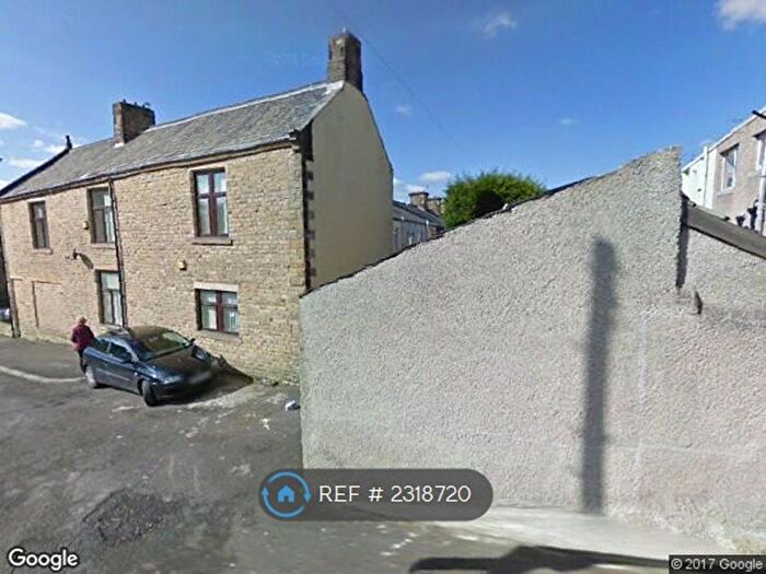2 Bedroom Flat To Rent In Rhyddings Street, Oswaldtwistle, BB5