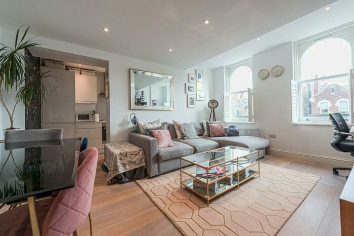 2 Bedroom Flat To Rent In Sisters Avenue, Battersea, London, SW11