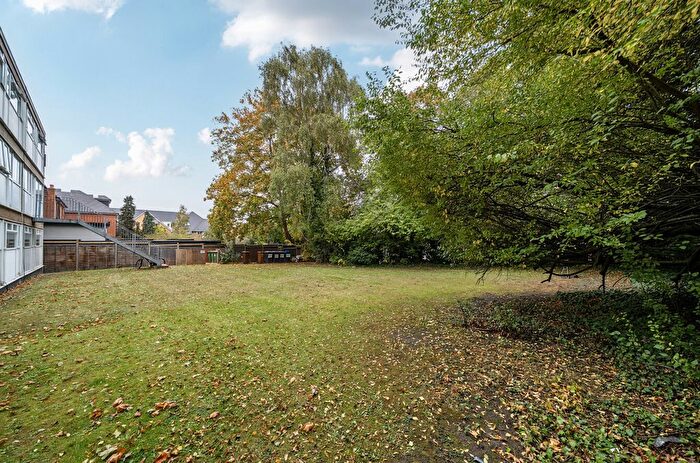 2 Bedroom Flat For Sale In Damon Close, Sidcup, DA14