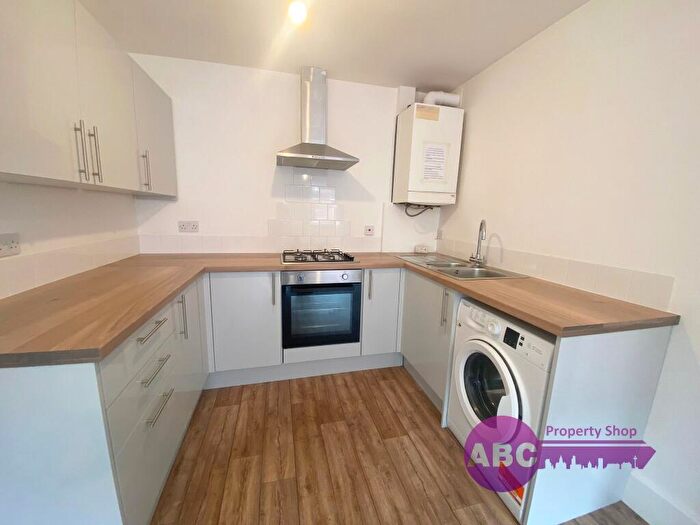 2 Bedroom Flat To Rent In Newton Road, Ellesmere Port, Cheshire, CH65