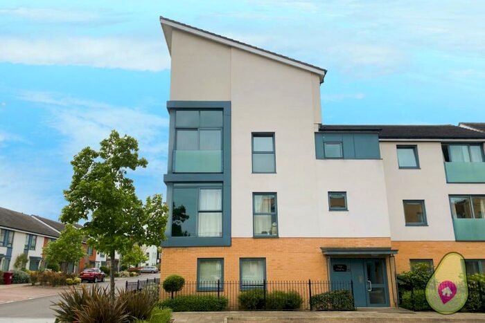 2 Bedroom Apartment To Rent In Drake Way, Reading, RG2