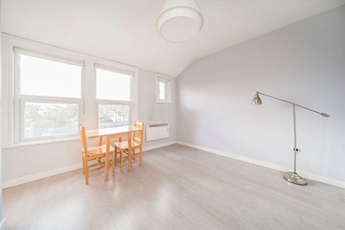 1 Bedroom Flat To Rent In Alexandra Park Road, London, N10
