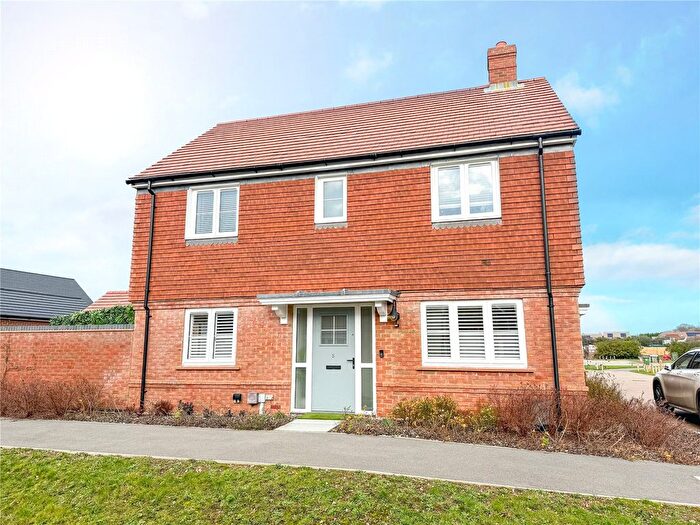 4 Bedroom Detached House For Sale In Phoenix Drive, Warsash, Southampton, Hampshire, SO31