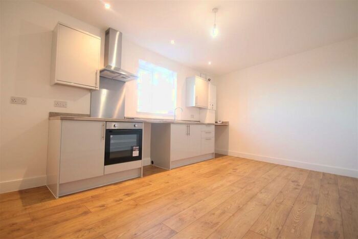 2 Bedroom Flat To Rent In Bristol Road South, Northfield, Birmingham, B31