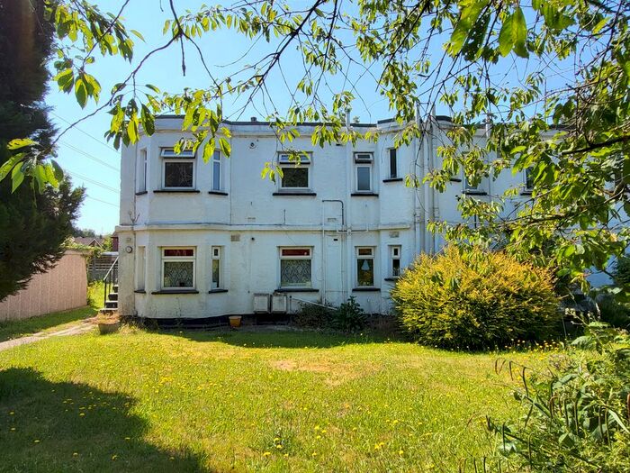 3 Bedroom Maisonette To Rent In Bucknalls Lane, Watford, WD25