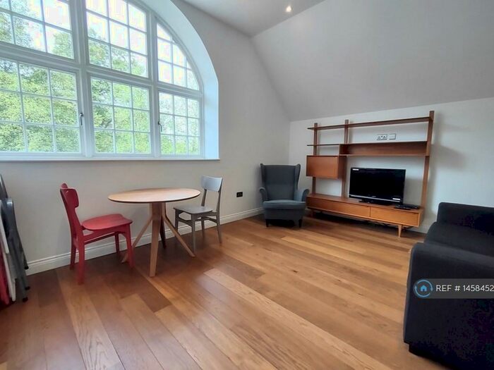 2 Bedroom Penthouse To Rent In Pilkem Ridge Court, London, E1
